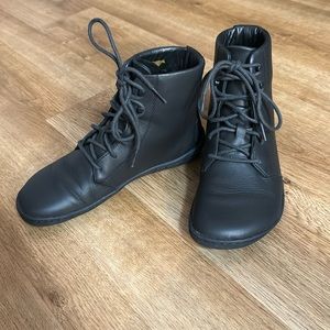 NIB Vivobarefoot women’s GOBI HI IV L obsidian black leather new in box size 35